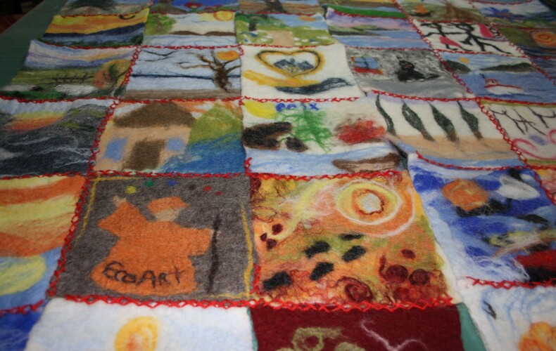 Confection de la murale collective intergénérationnelle (Hall du Centre des Loisirs)